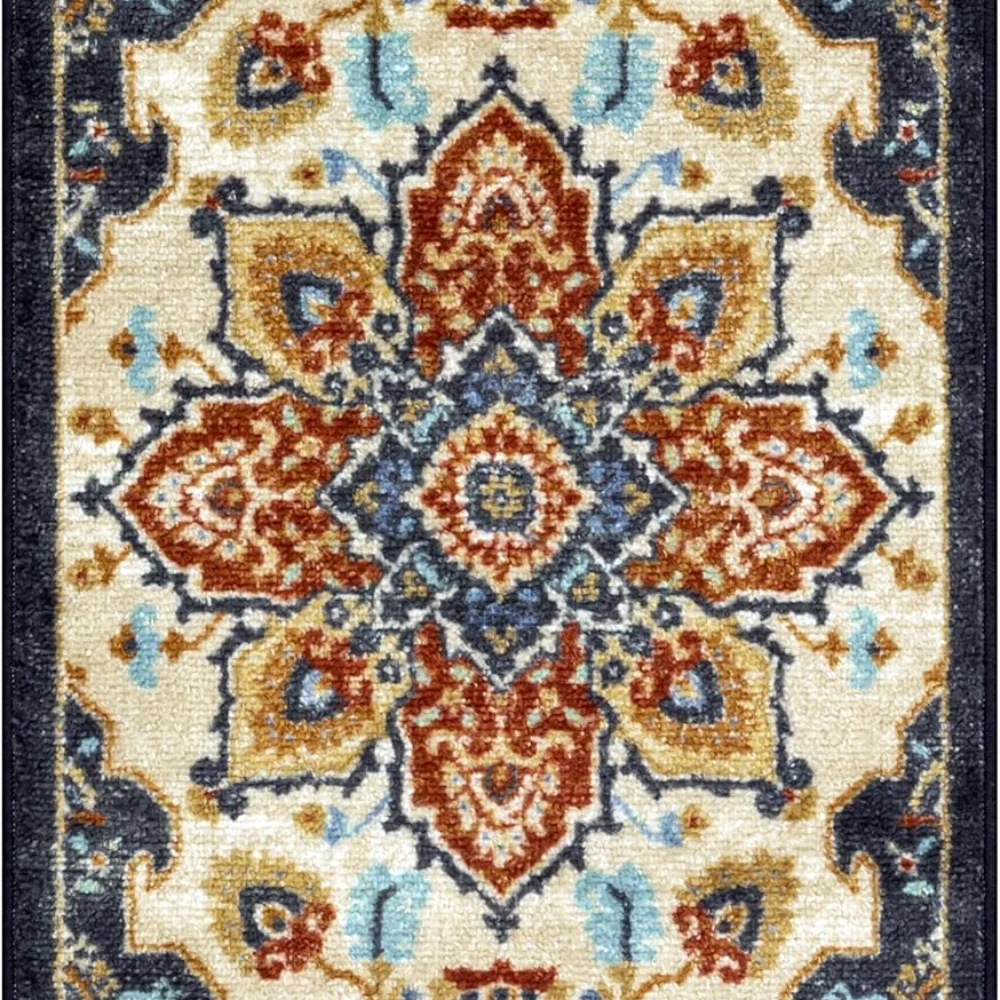 Ruby Oriental Accent Rug, 1'8" x 2'10", Red