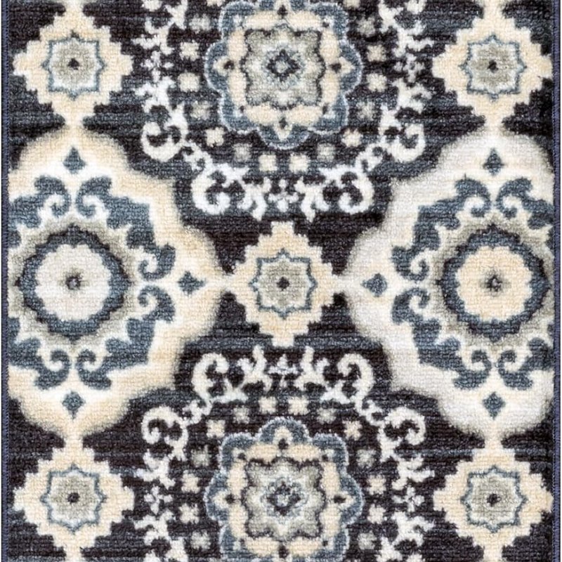 Camilla Medallion Accent Rug, 1'8" x 2'10", Cream