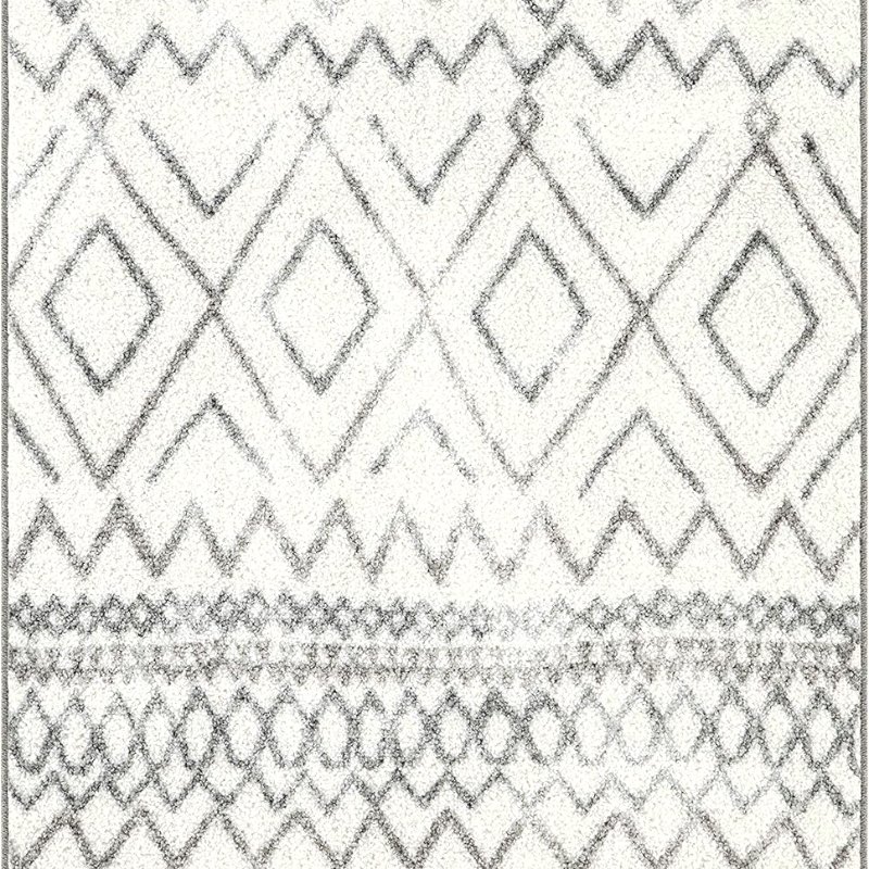 Diamond Distressed Moroccan Accent Rug, 2'6" x 3'10", Ivory