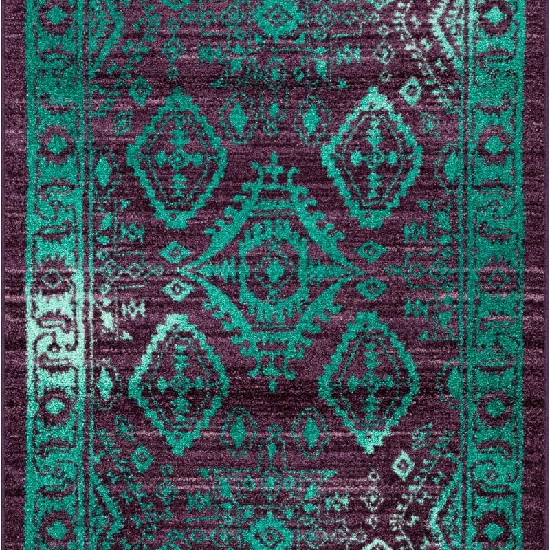 Georgina Traditional Accent Rug, 3'4" x 5', Wineberry