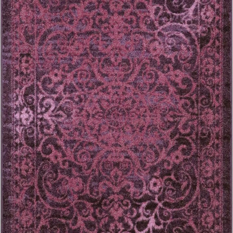 Pelham Vintage Medallion Pet Mat, 4'9" x 7', Wineberry
